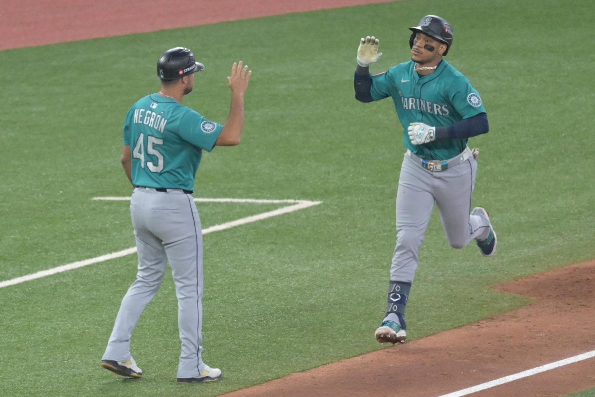 Los Marineros ven la Serie Mundial más cerca y los Dodgers sufren demasiado