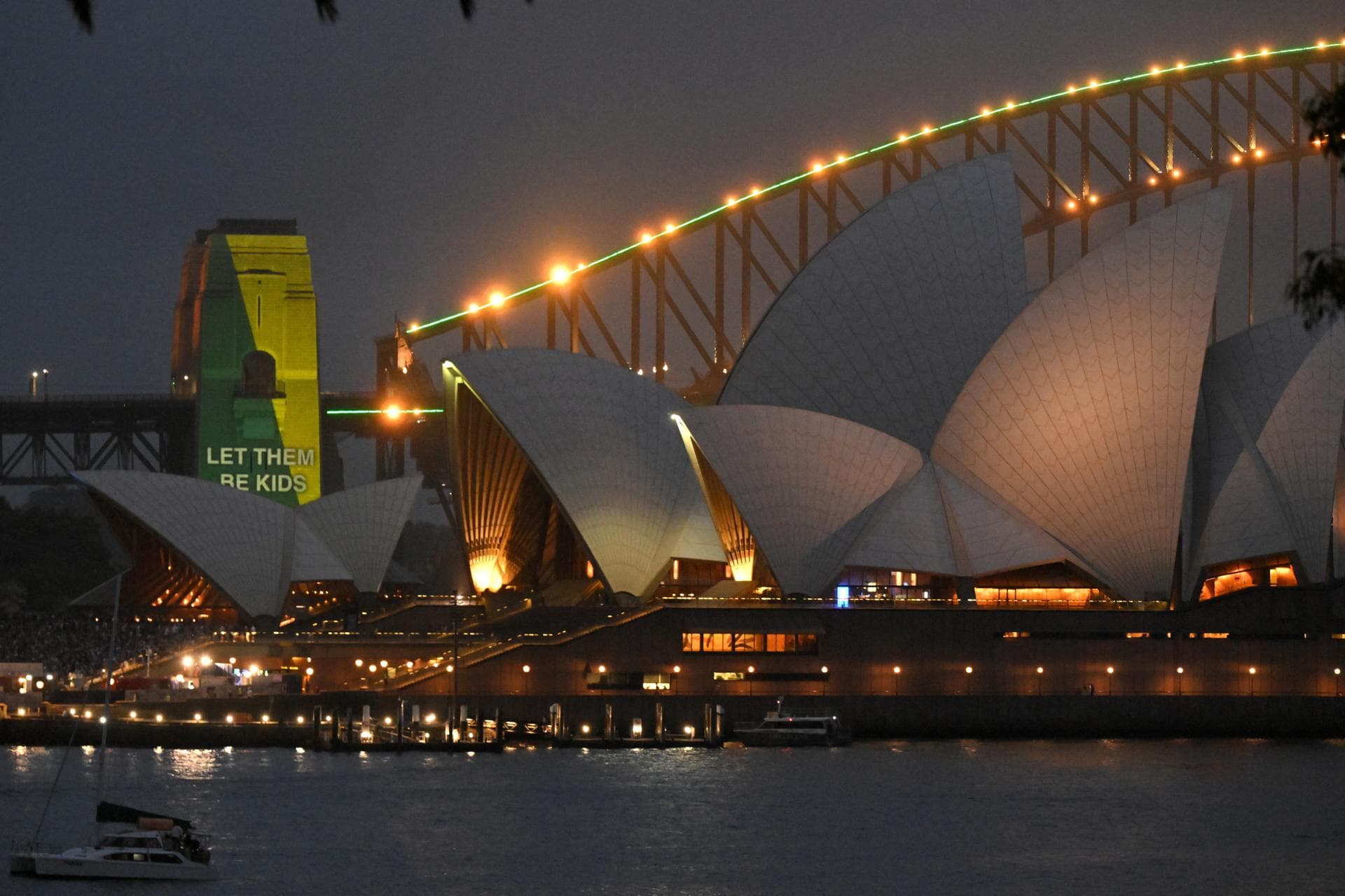 Australia hace realidad la "histórica" ley que veta a los menores de 16 en redes sociales