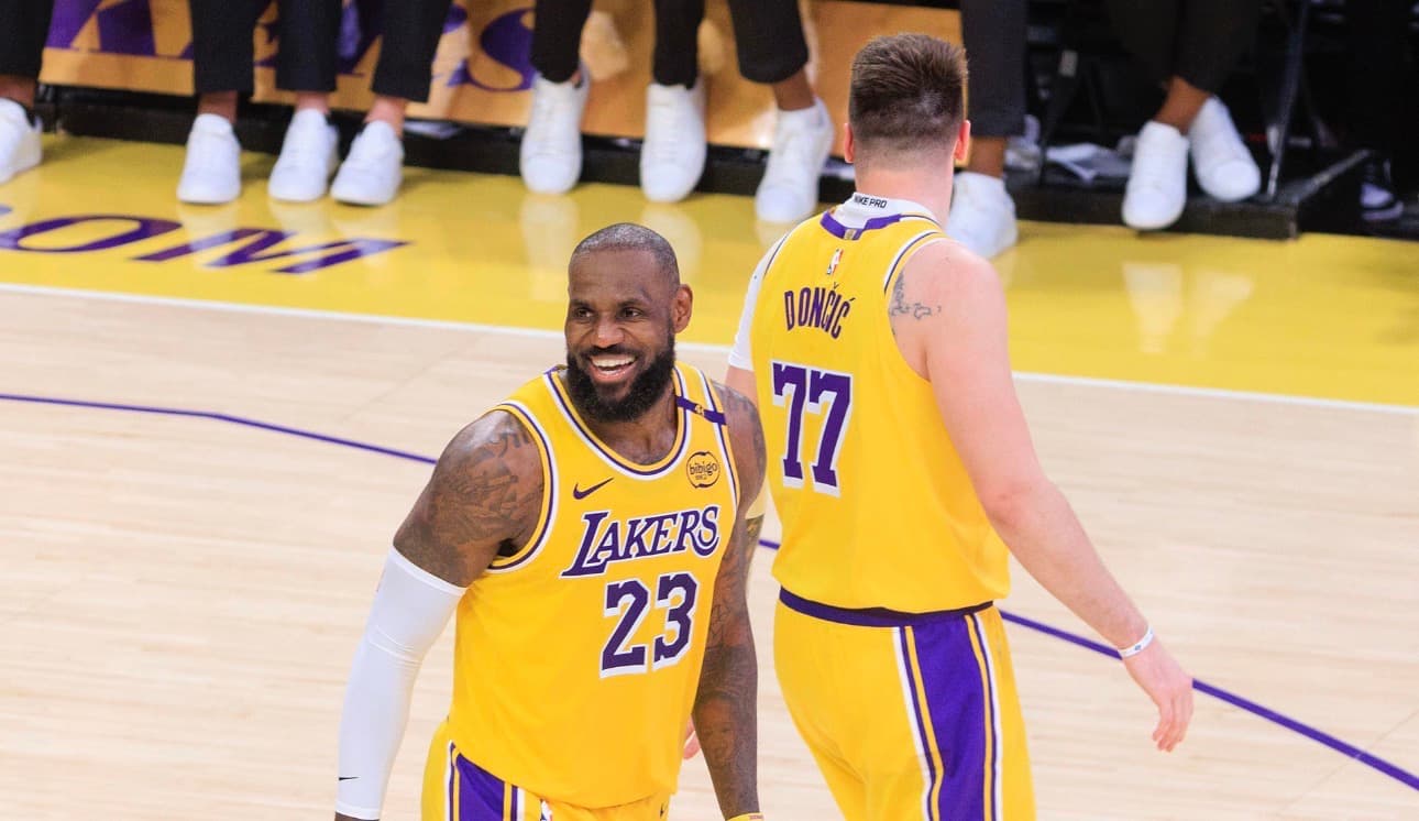 Los Lakers ganan y los Nuggets arrollan a los Blazers con 157 puntos Contenidos de la noticia: