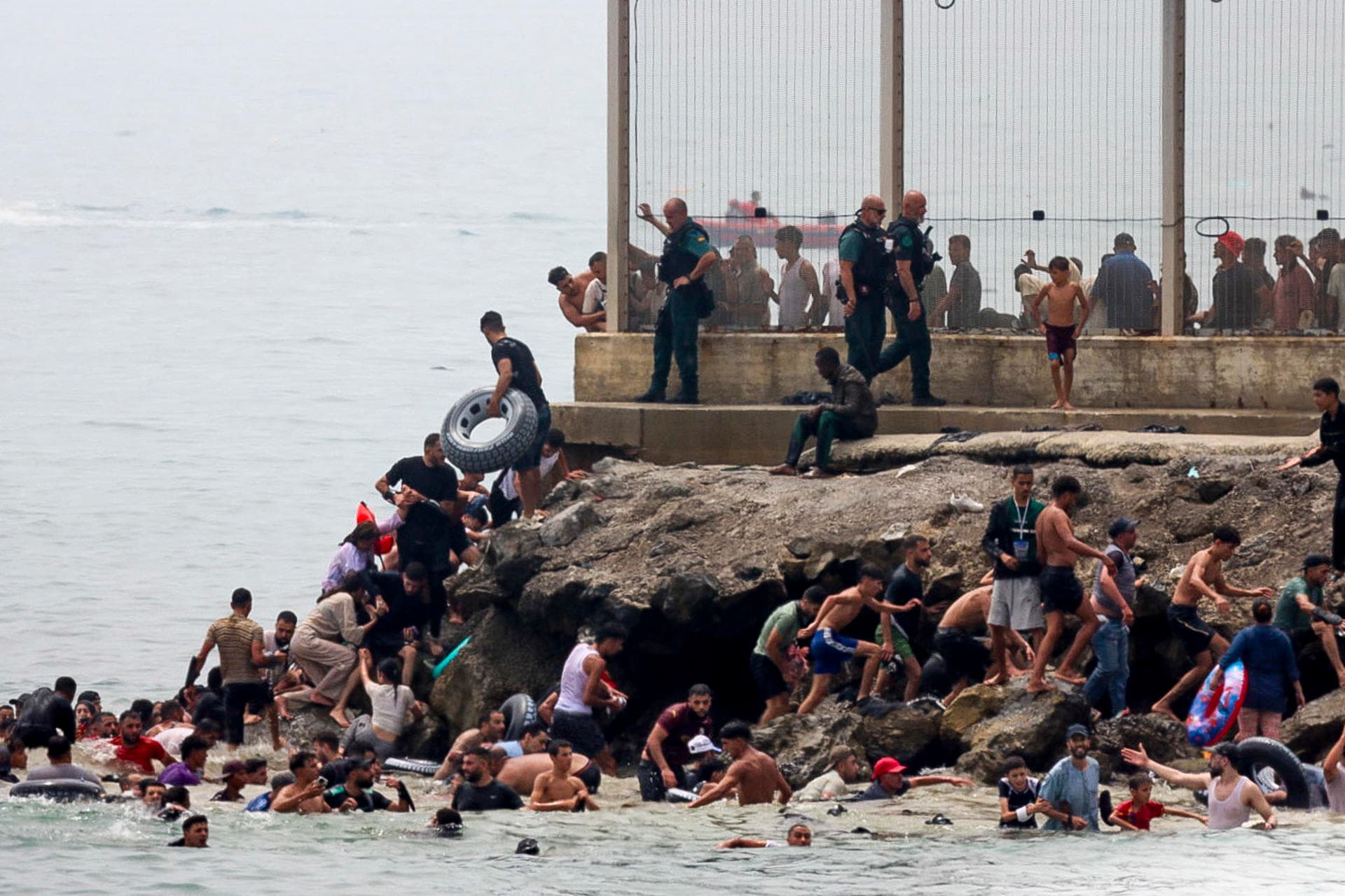 España y Marruecos acuerdan la entrega de quienes han entrado ilegalmente en Ceuta