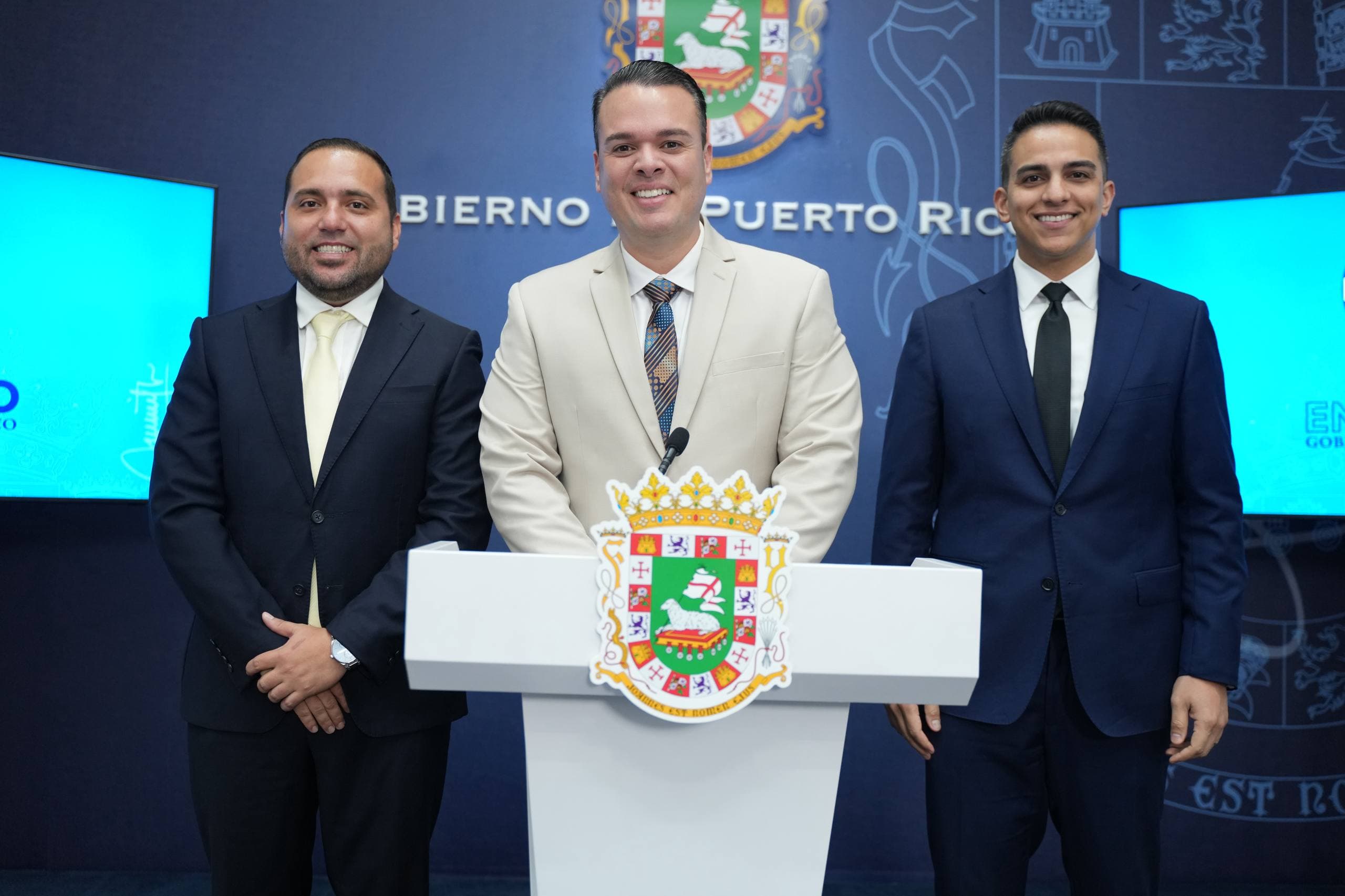 Gobierno impulsa nuevos servicios al contribuyente y fortalece manejo presupuestario para 2026