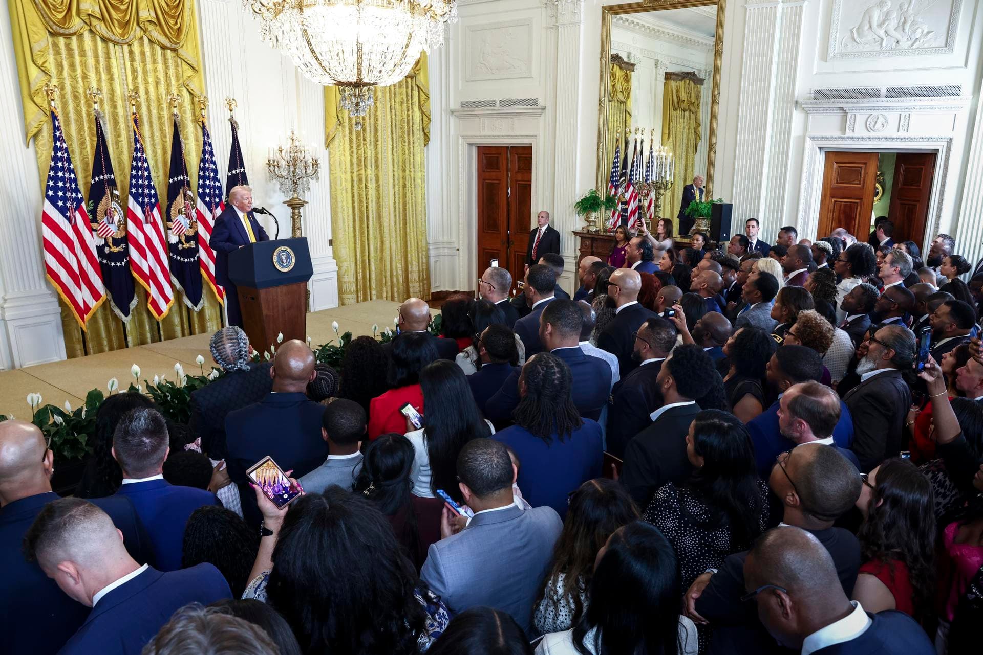 Trump ordena liberar archivos gubernamentales sobre Ovnis y vida extraterrestre