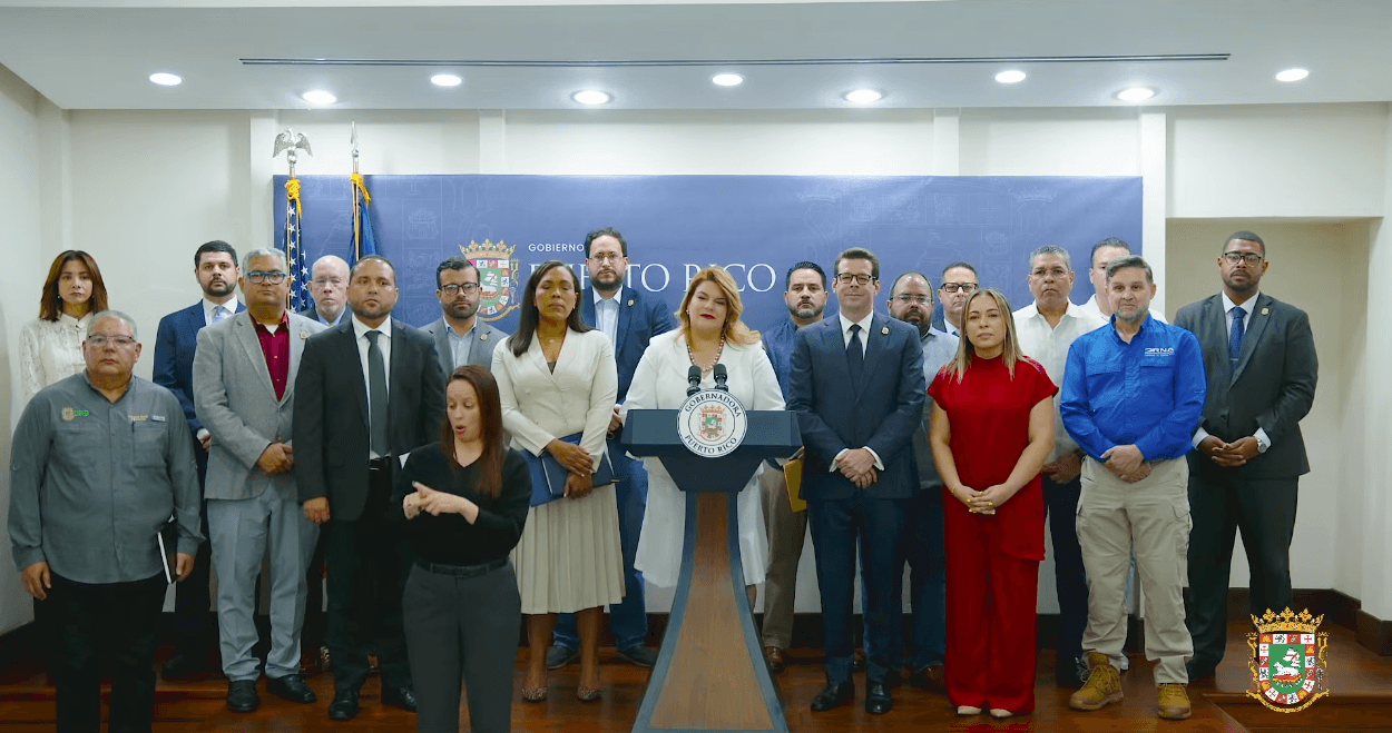Gobernadora anuncia salida de Domenech e Itza García de La Fortaleza