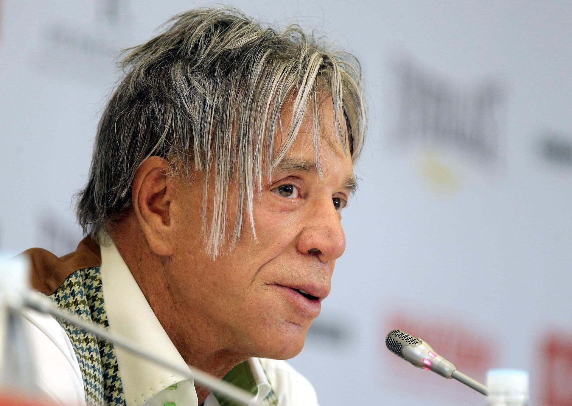 Mickey Rourke niega haber creado una campaña para recaudar fondos: "Es humillante"