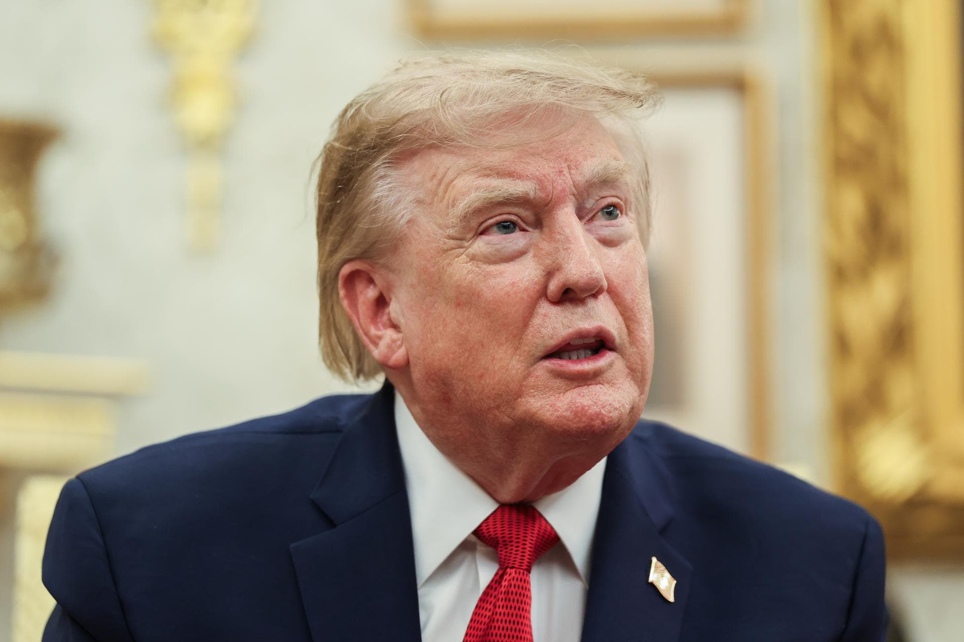 Trump pausa tres días los aranceles del 50 % a Canadá y asegura que hay un acuerdo