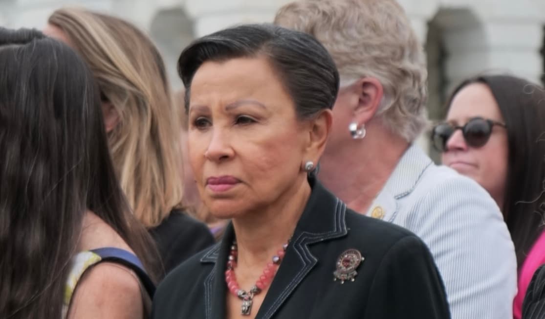 EDITORIAL: Nydia Velázquez: Tres décadas diciendo “no” al futuro de Puerto Rico