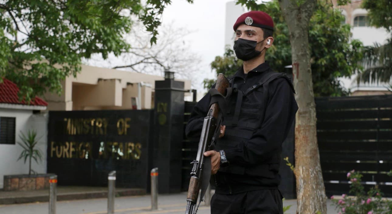 Irán niega de nuevo negociaciones con EE.UU. pero reconoce el intercambio de mensajes