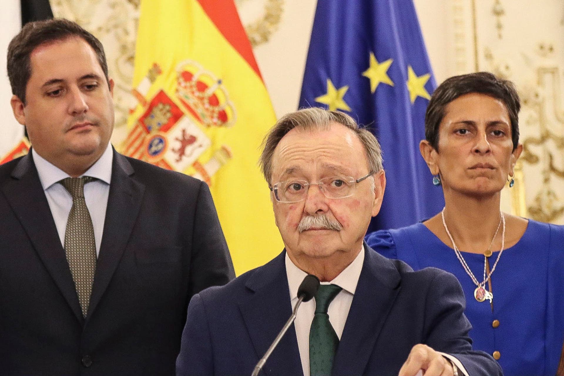 El presidente de Ceuta desconoce cuántos migrantes hay y acusa al Gobierno de "pasividad"