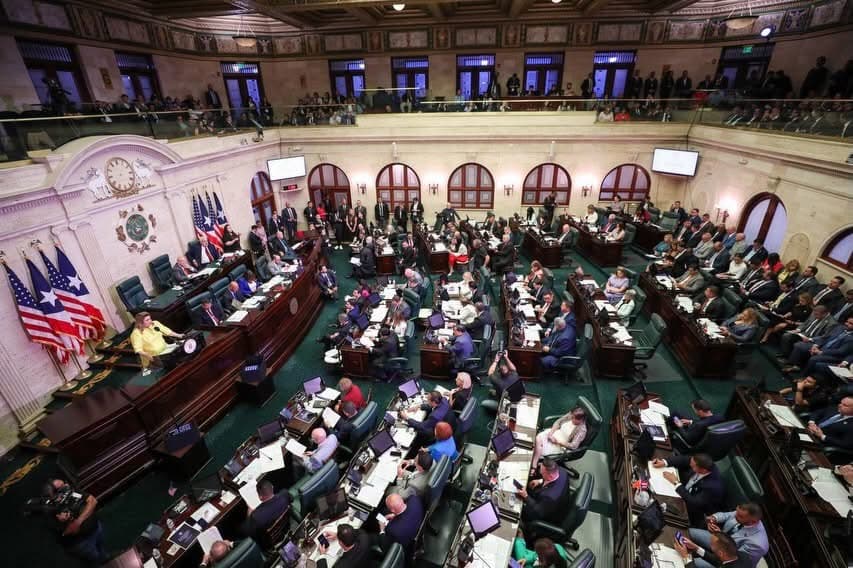 Cámara de Representantes aprueba medida para viabilizar emancipación de menores con 18 años