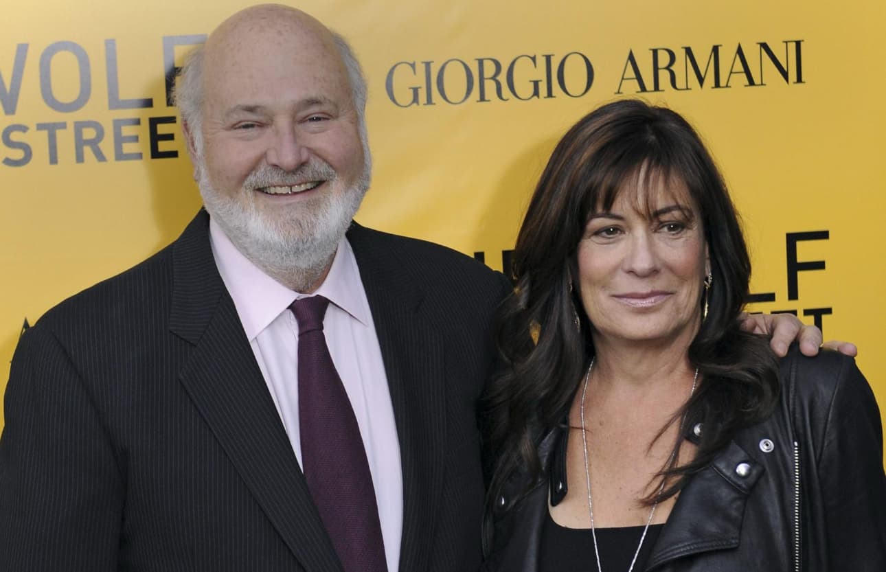 El actor y director Rob Reiner y su esposa Michele Singer encontrados muertos en EE.UU.