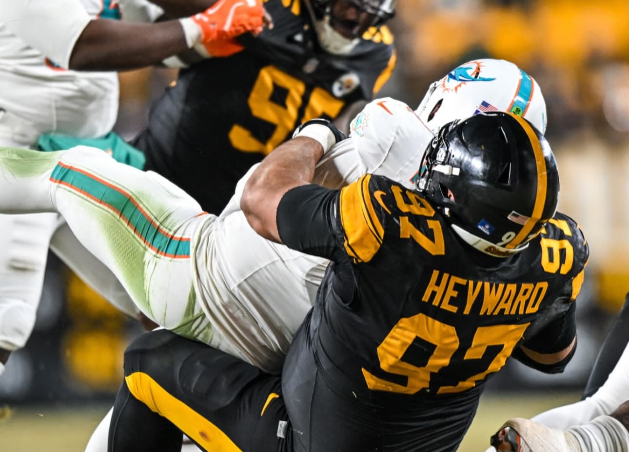 Los Steelers vencen a los Dolphins y mantienen la cima