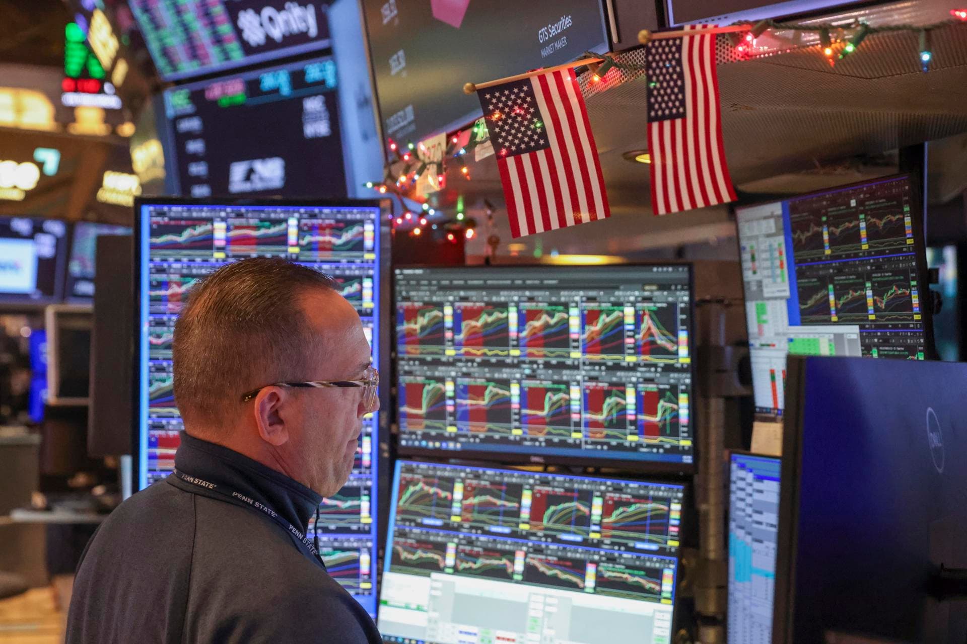 Wall Street acumula ganancias en una semana volátil enfocada en IA, defensa y geopolítica