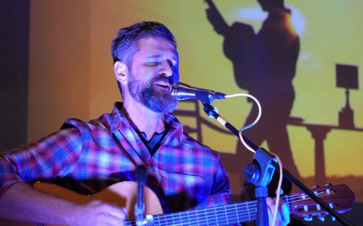 Hermes Croatto ofrece concierto en pueblo natal de su padre Tony Croatto en Italia