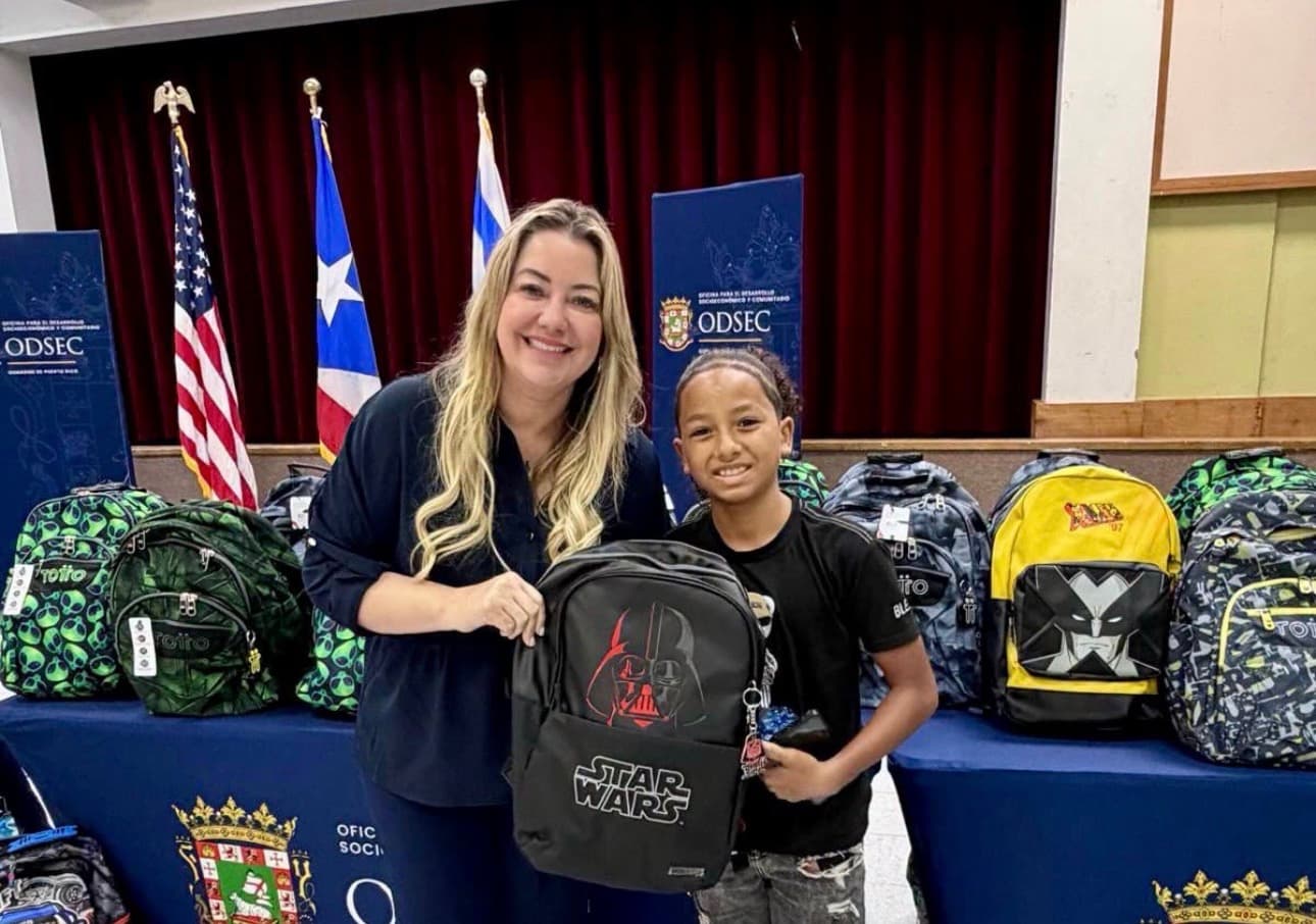 ODSEC impacta a decenas de familias en Vieques con entrega de enseres esenciales y materiales escolares