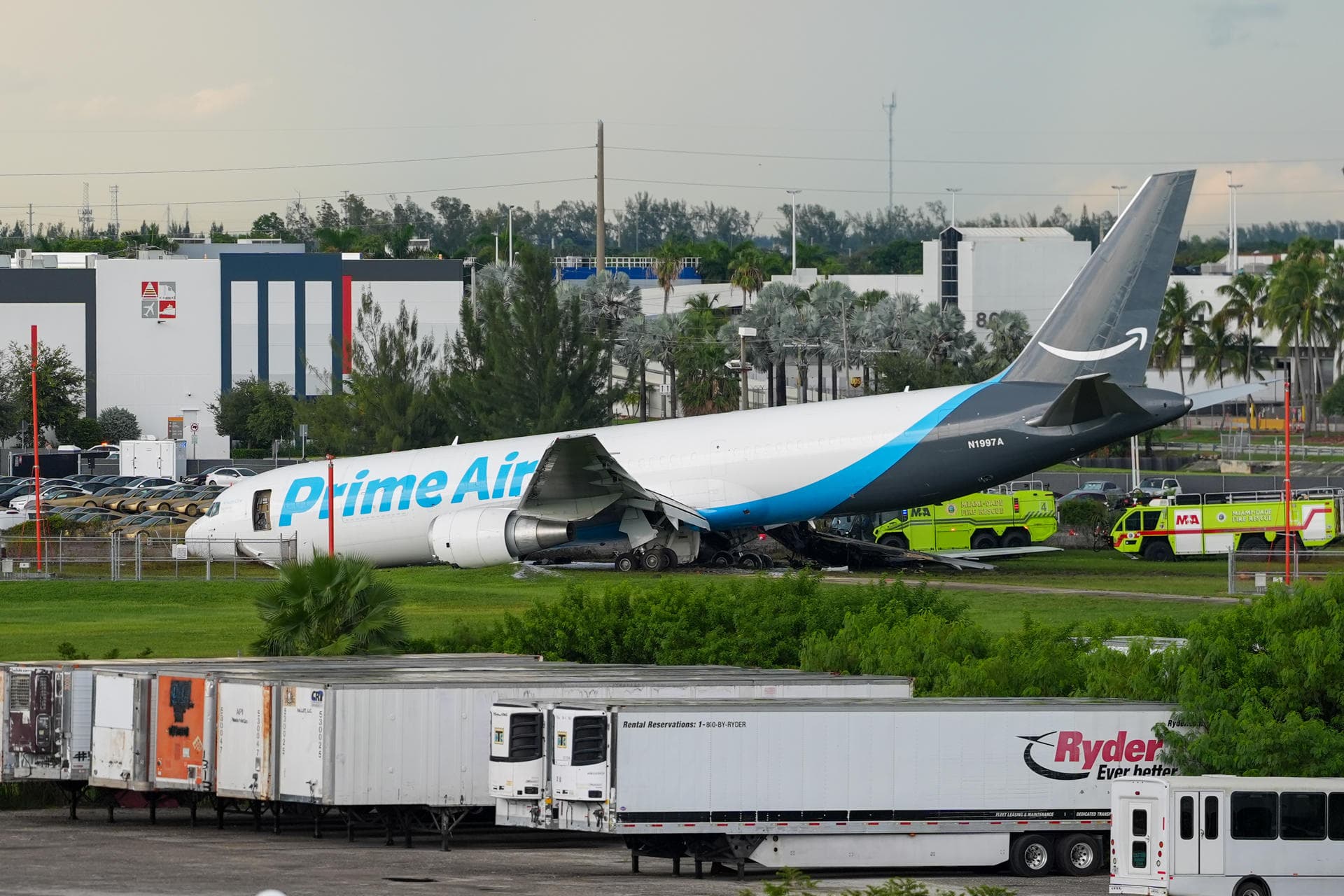 Amazon suspende su relación con la aerolínea implicada en el accidente mortal en Miami