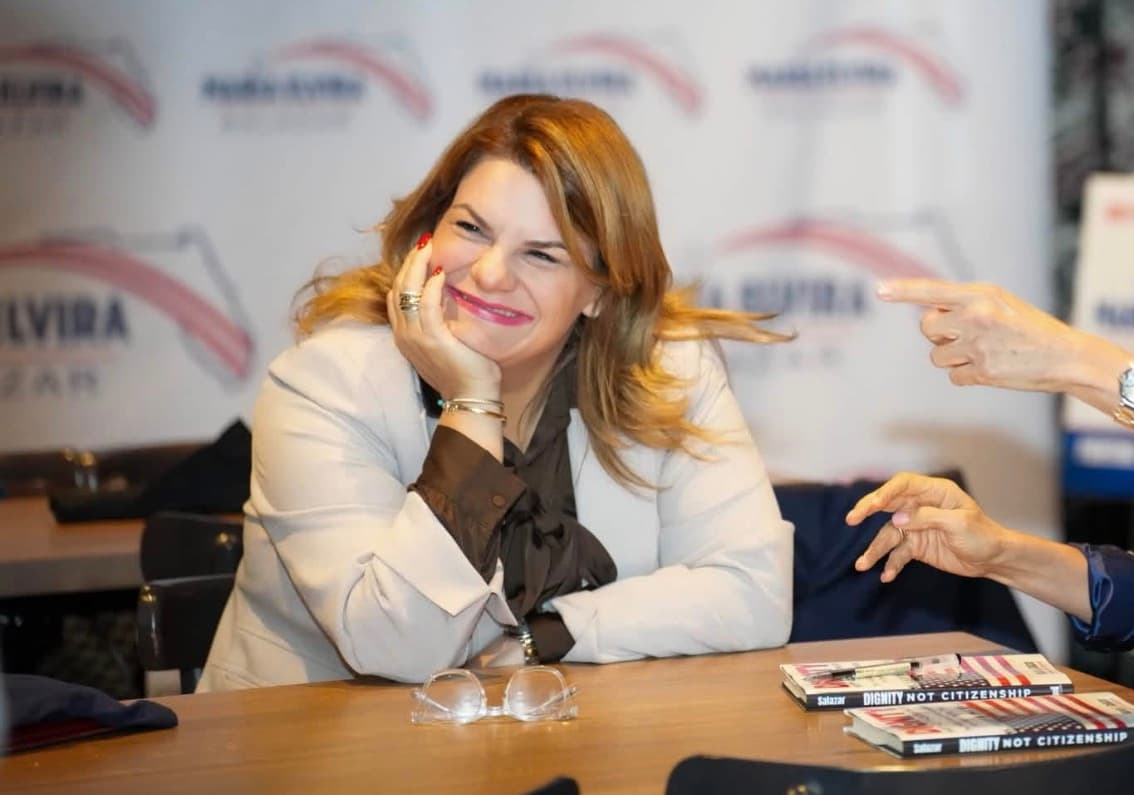 Gobernadora recibe reconocimiento de la Cámara de Comercio del Sur de Florida
