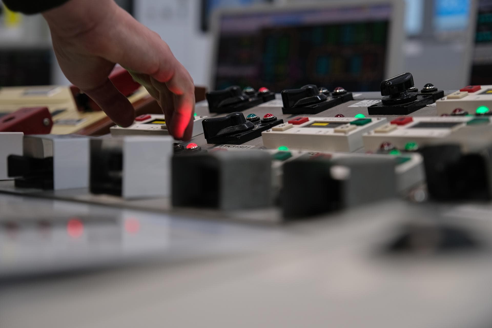 Tres empresas invertirán $80,000 millones en nuevos reactores nucleares en EEUU