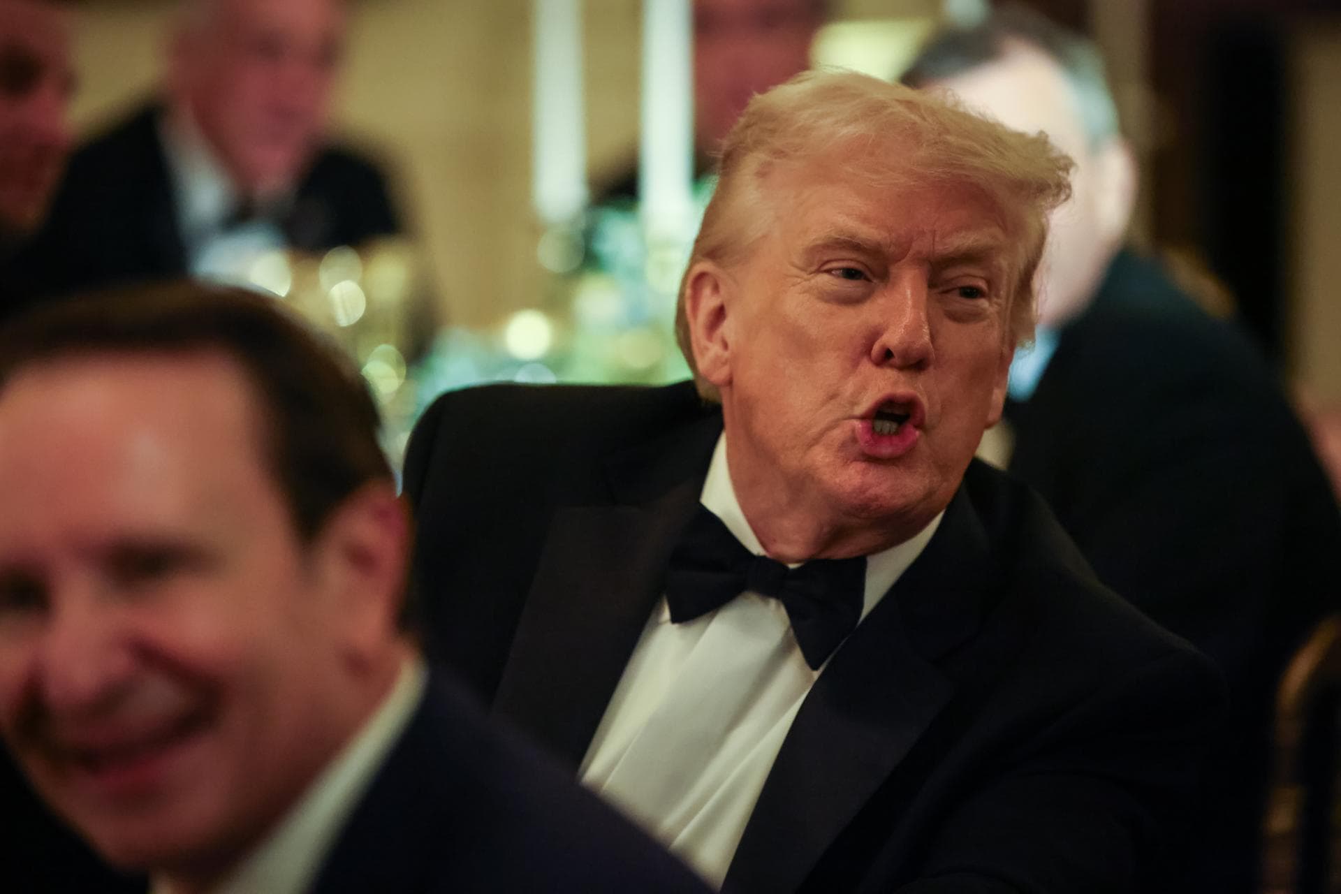 Trump amenaza con subir aranceles a países que decidan "jugar" con el fallo del Supremo