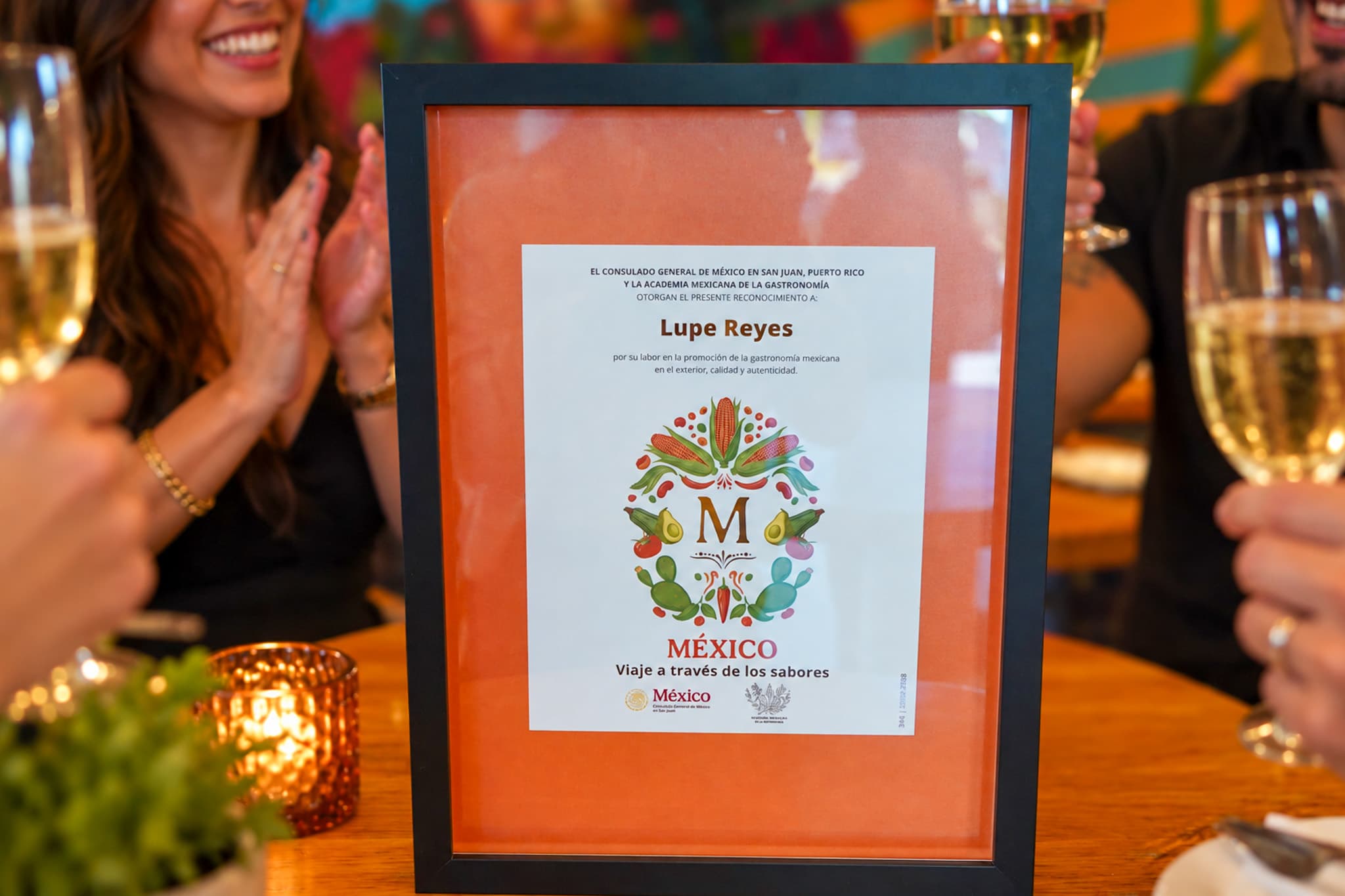 México reconoce a restaurante en Distrito T-Mobile por autenticidad en comida mexicana