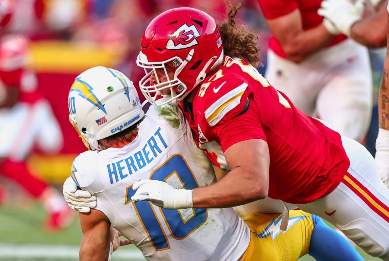 Chiefs siguen invictos y el Norte de la AFC se aprieta tras una jornada de remontadas
