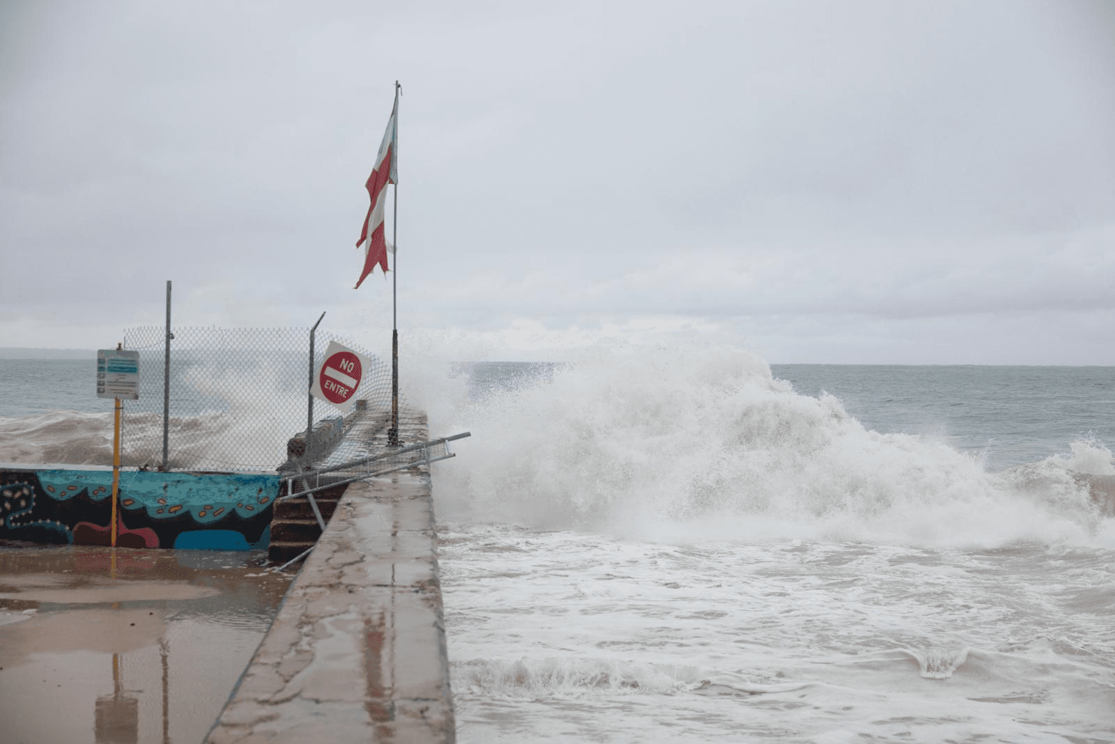 Advierten sobre peligros por fuertes marejadas