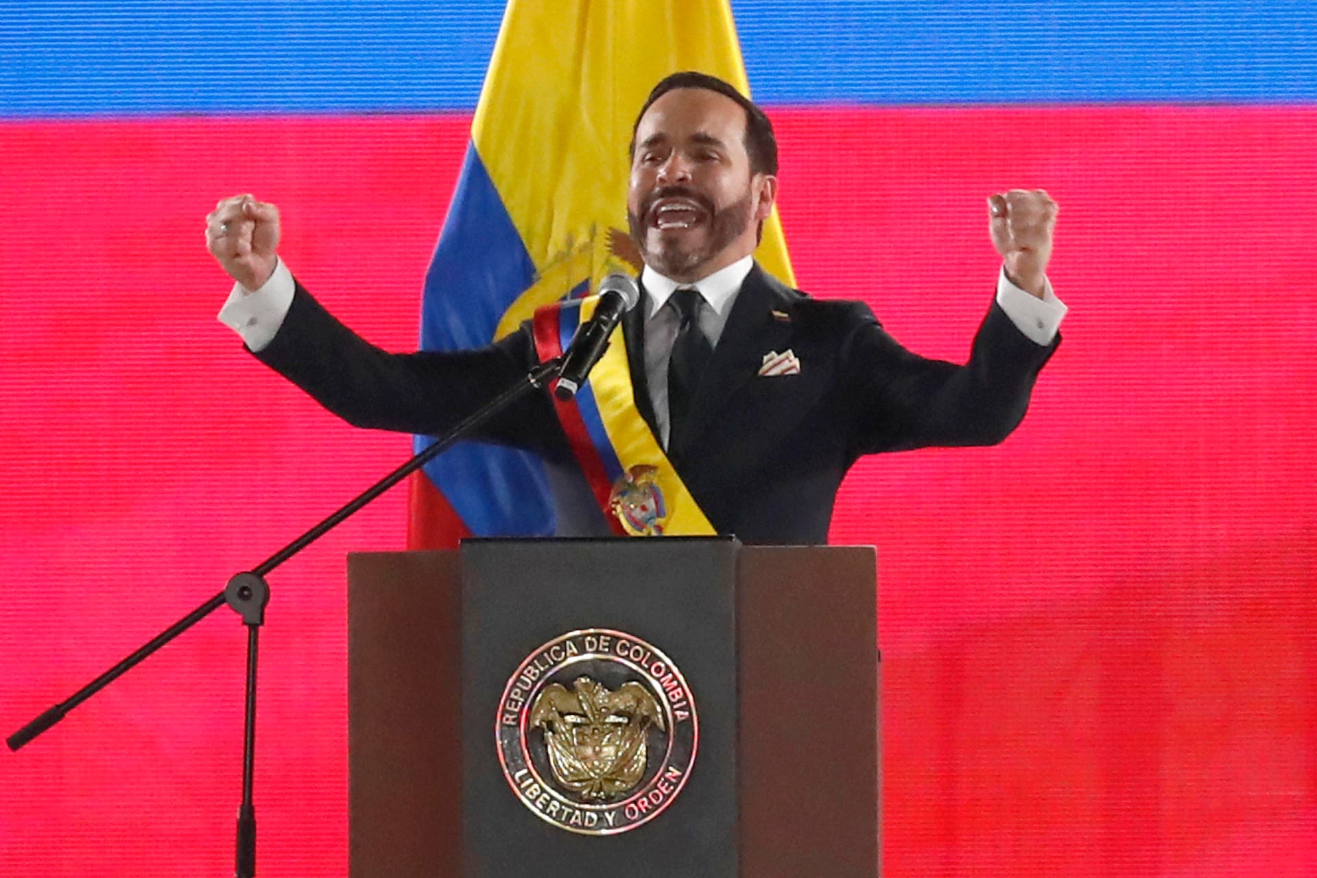 Nuevo Gobierno de Colombia inicia con varios ataques con explosivos en diferentes regiones