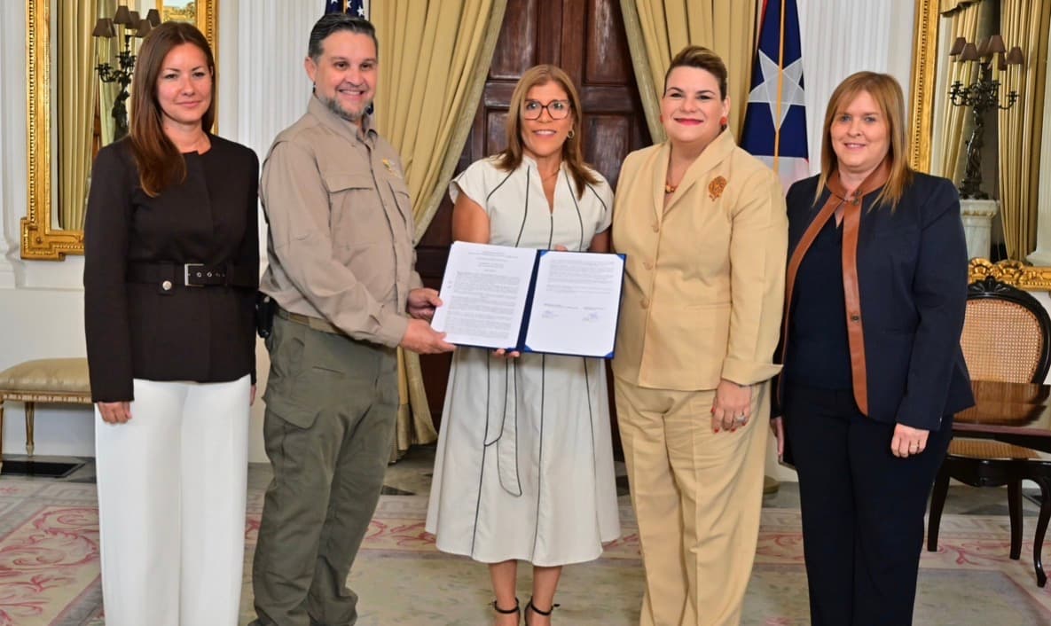 Gobernadora anuncia acuerdo para acelerar reconstrucción del Balneario y Centro Vacacional de Punta Santiago