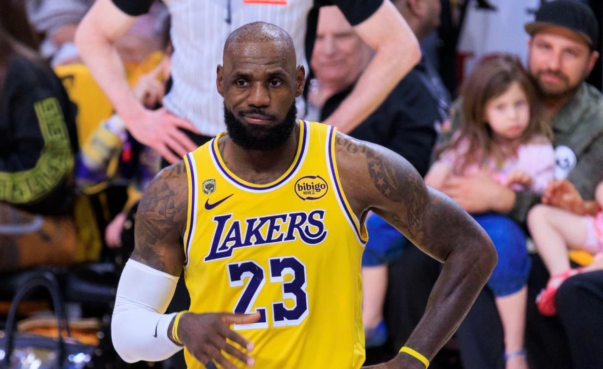 LeBron James se muda a los Philadelphia 76ers