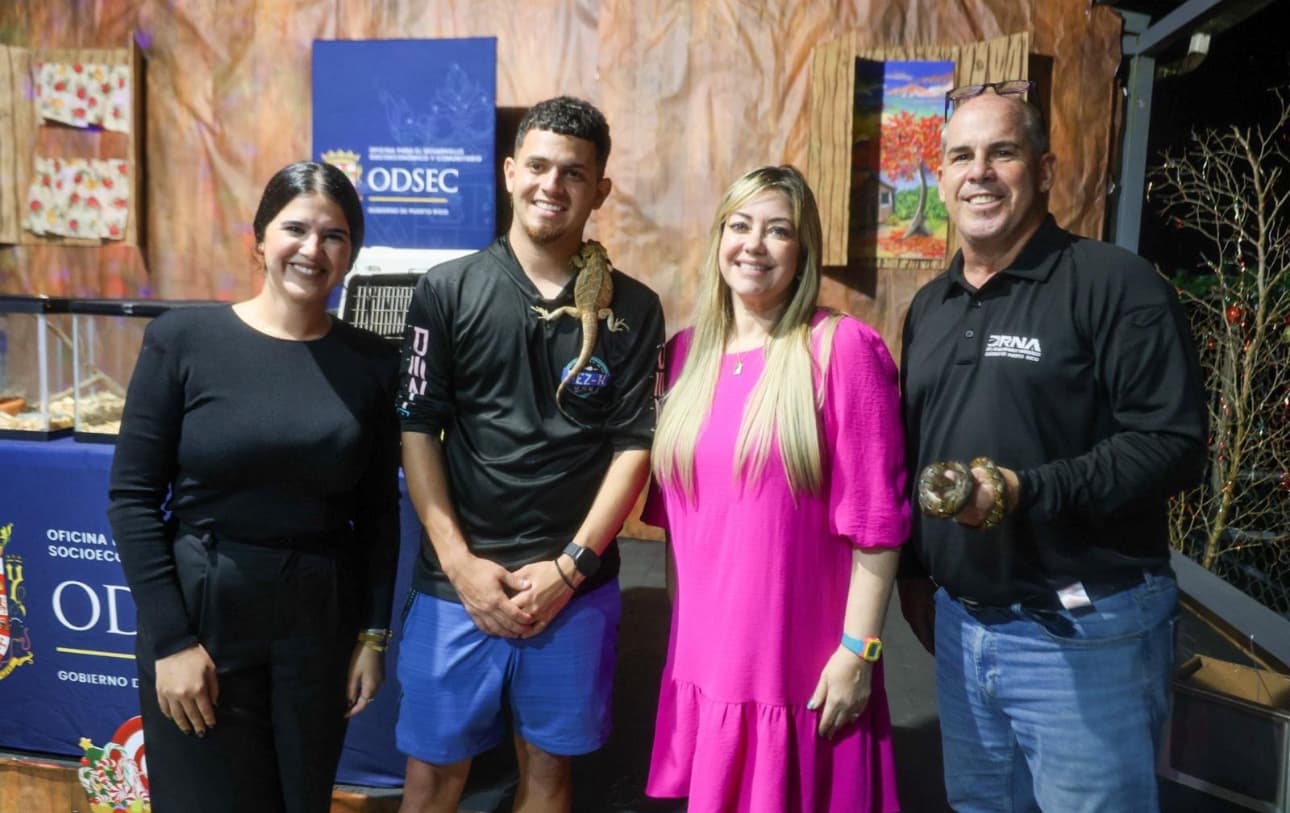 ODSEC y DRNA educan a las comunidades sobre el peligro de boas reticuladas y otras especies invasoras