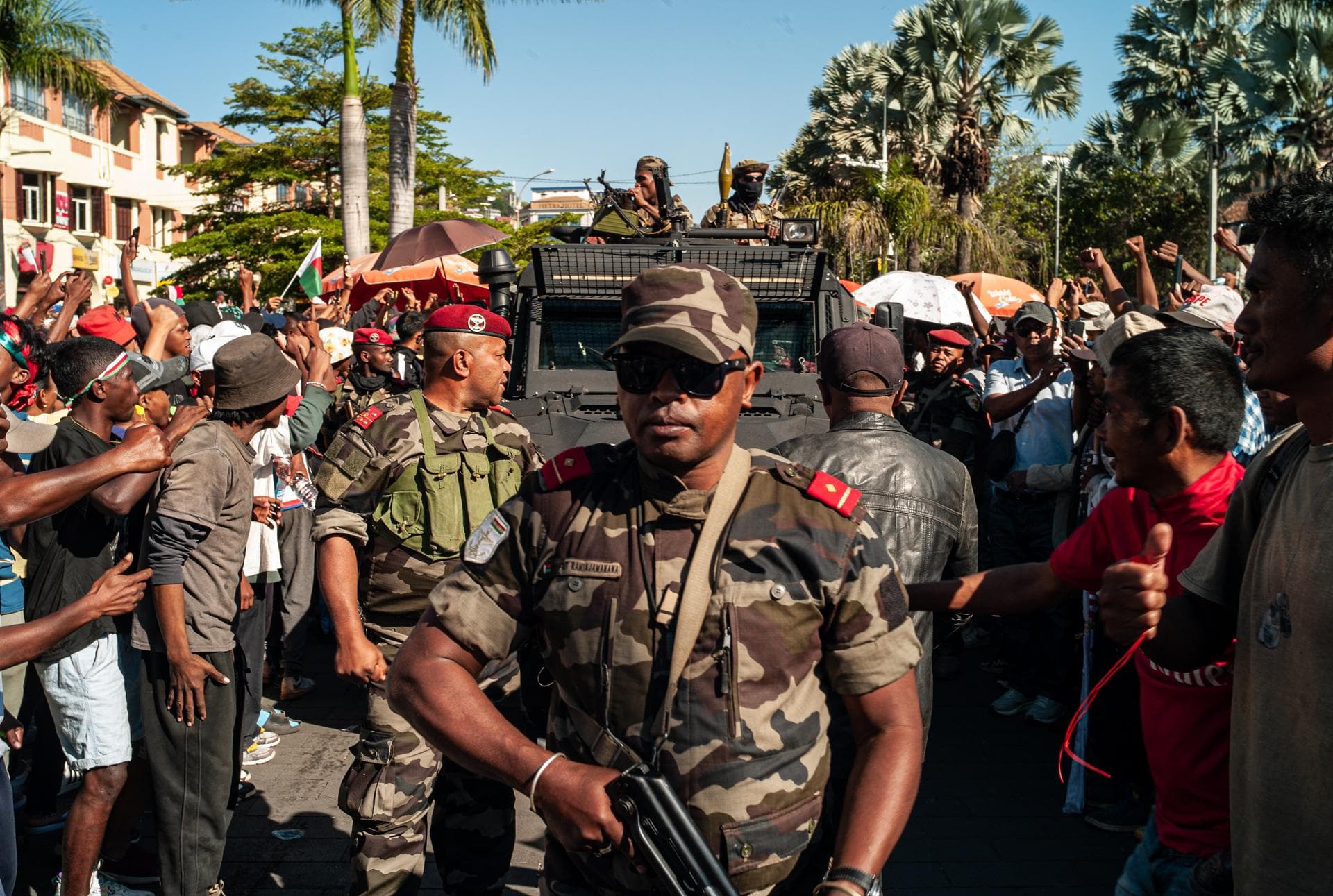 Líder golpista de Madagascar jura como presidente y promete una "reconstrucción nacional"