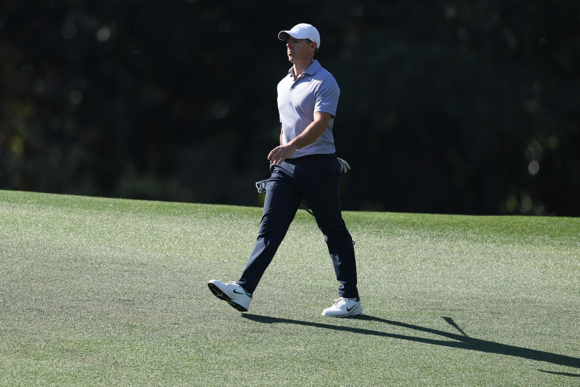 McIlroy dilapida su ventaja y Young lo alcanza en el liderato en Augusta