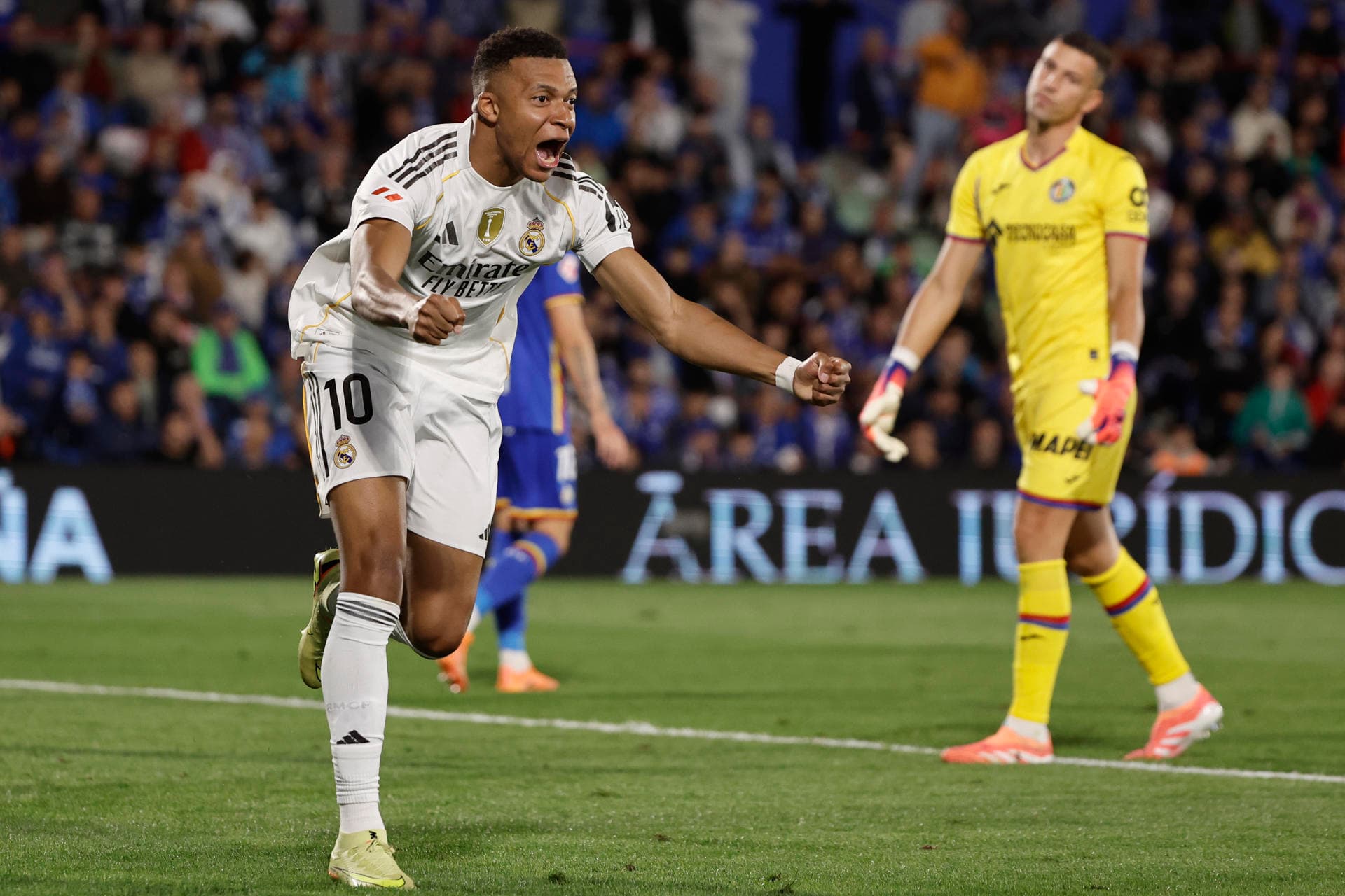 Mbappé permite al Real Madrid encarar el clásico desde el liderato