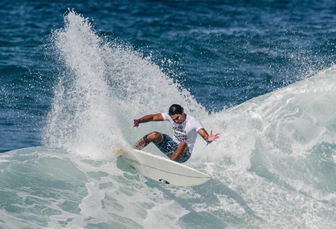 Dominic 'Mimi' Barona y Sam Reidy ganan el torneo de surf más importante de PR y el Caribe