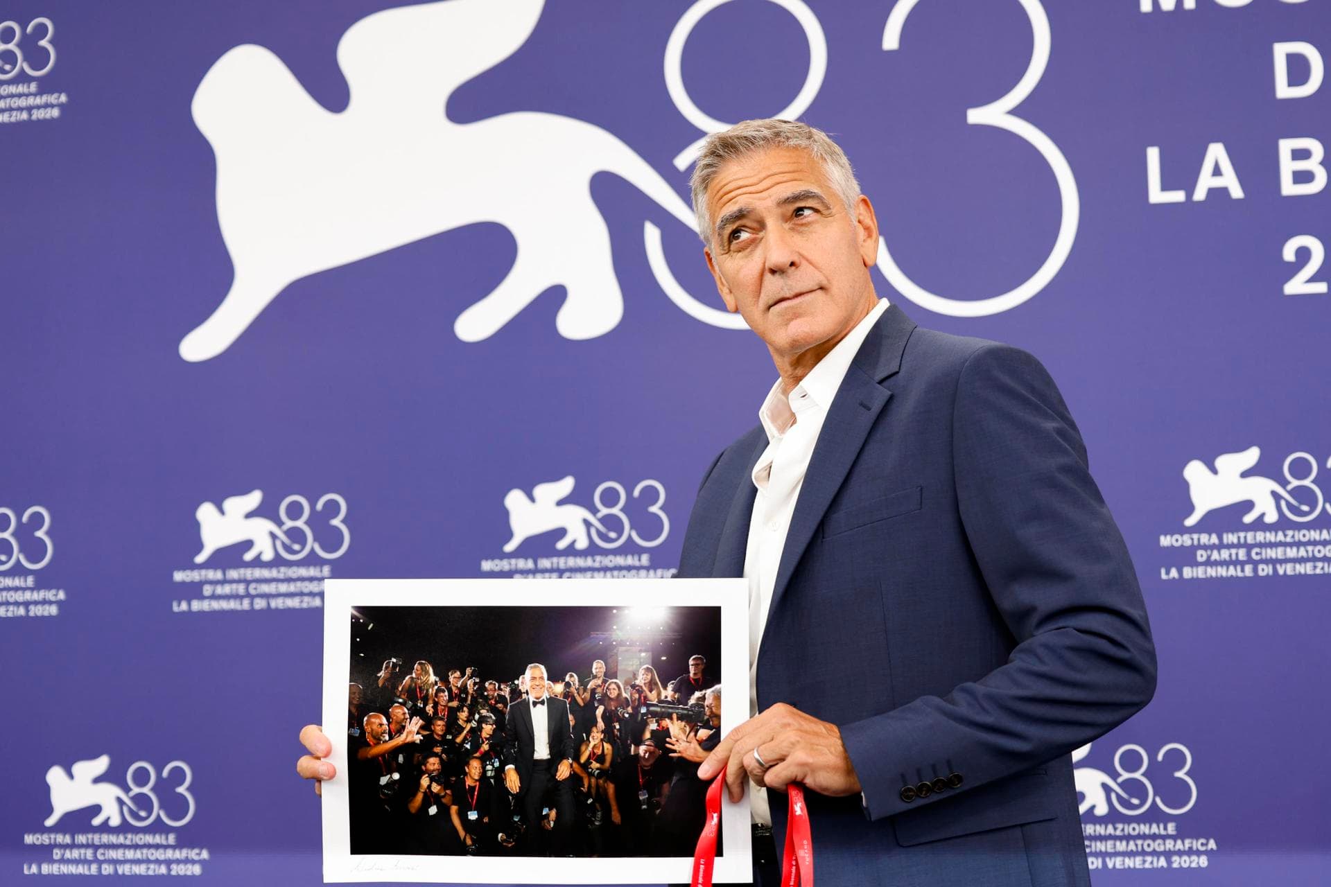 Clooney critica la 'caquistocracia' en EE.UU.: En 2028 podría volver "cierta normalidad"
