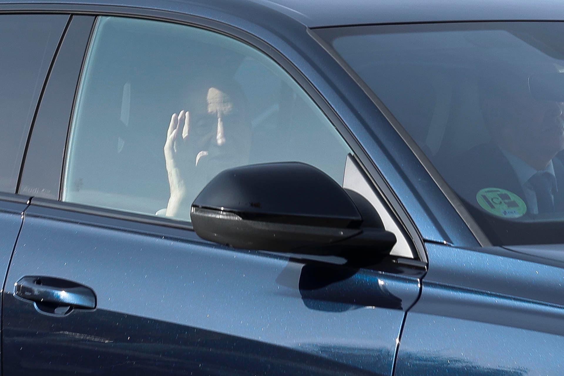 Juan Carlos I asiste a almuerzo familiar en Madrid por 50 años de restauración monárquica