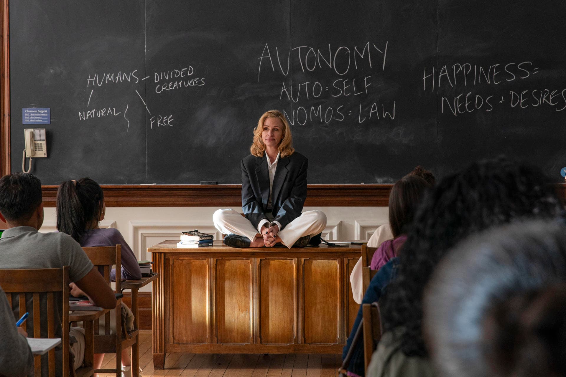Julia Roberts y la polémica de 'Caza de brujas': hay que tener miedo y no estar cómoda