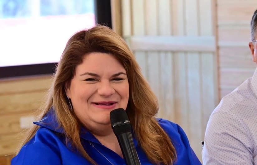 Gobernadora Jenniffer González Colón anuncia publicación de informe sobre infraestructura y operaciones de carga aérea en Puerto Rico
