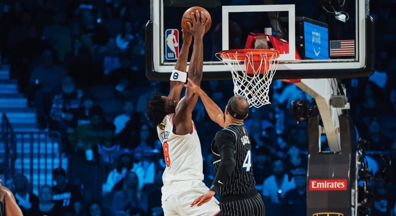 Brunson mete a los Knicks en una final 26 años después