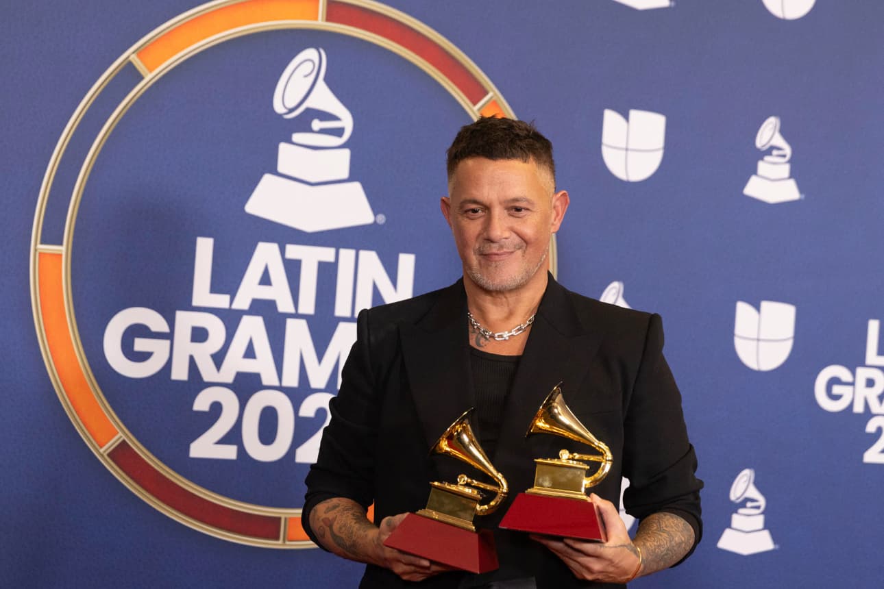 Alejandro Sanz prepara un musical y estrena disco "con la ilusión recuperada"
