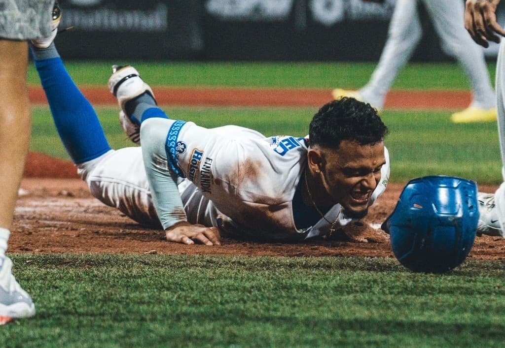 Cangrejeros se llevan el primero de la final