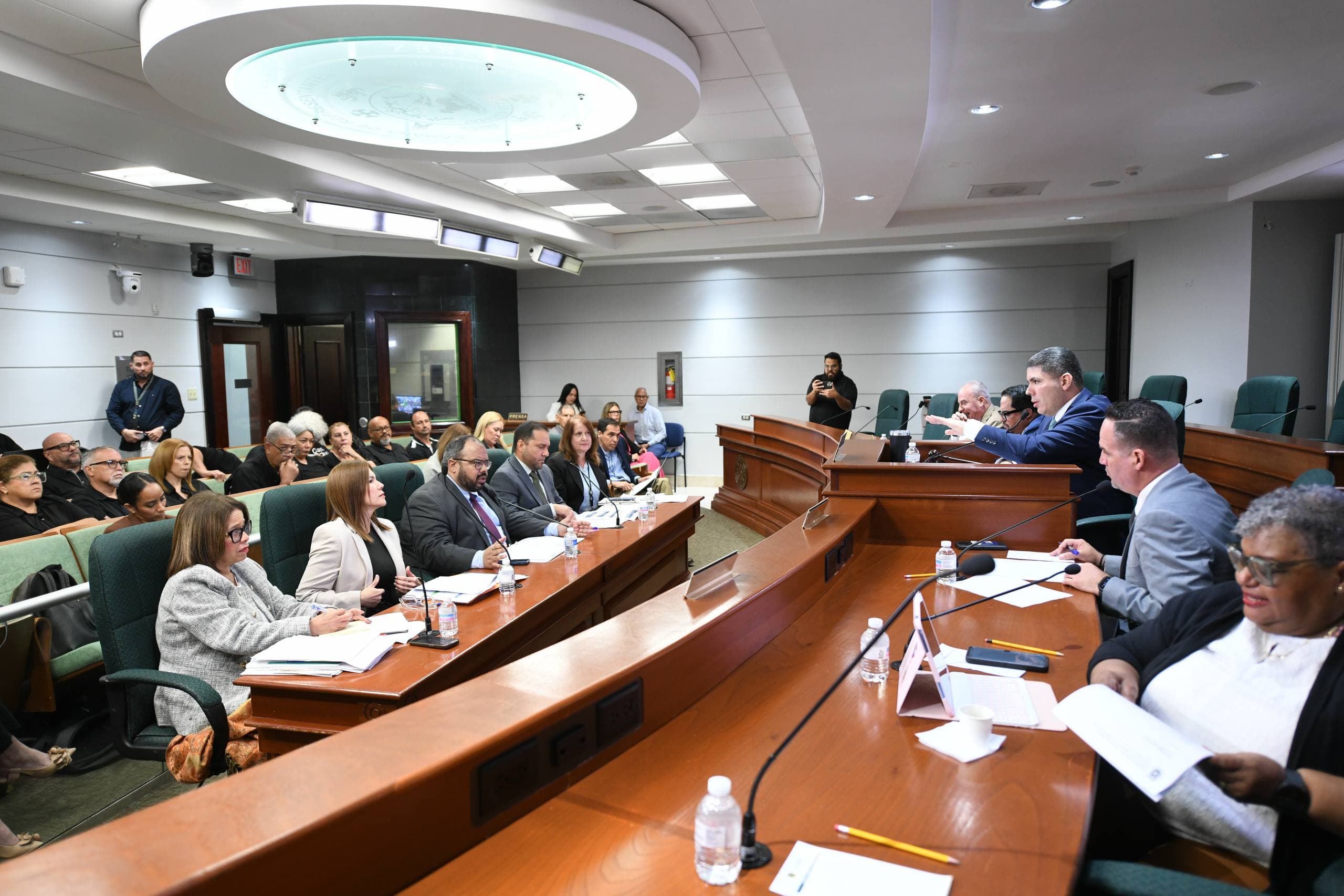 Educación remite a OGP petición para atender deuda de $8 millones con transportistas escolares