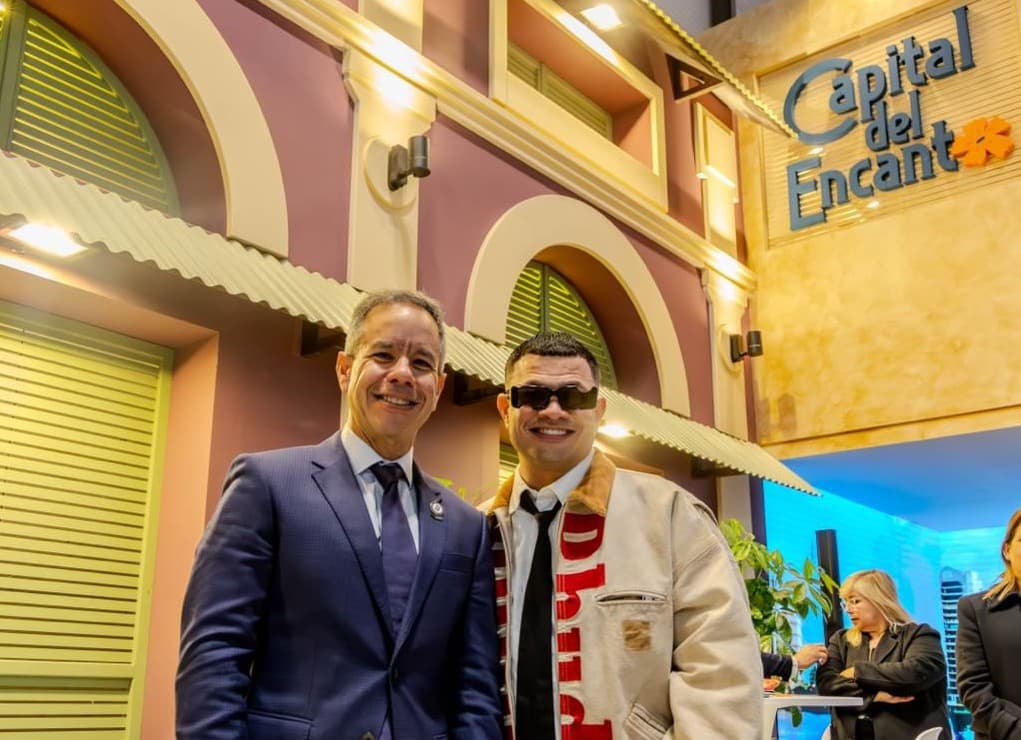 Alcalde de la ciudad capital participa en podcast de Movistar Arena para presentar la Escuela Urbana de Música y Arte