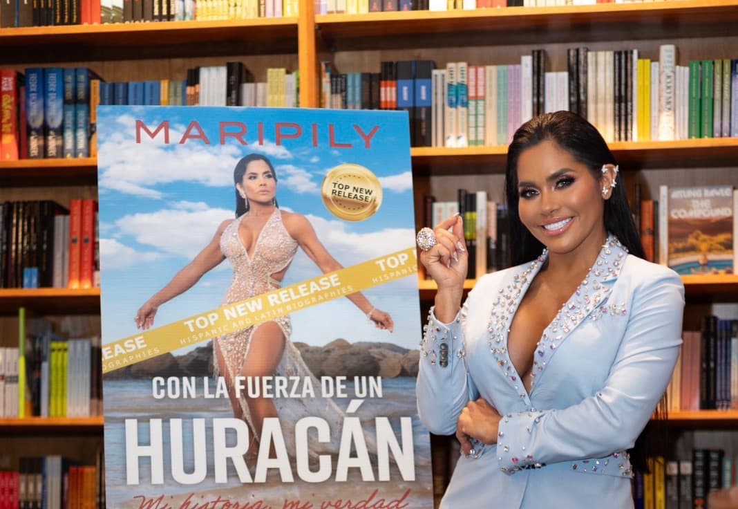 Maripily Rivera recibe premio internacional por su autobiografía “Con la fuerza de un huracán”