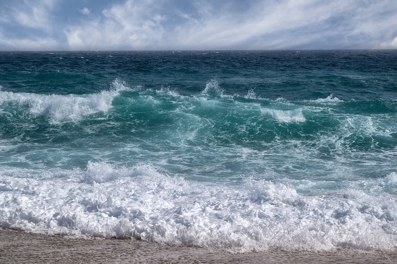Continúan peligrosas las condiciones del mar en este inicio de semana
