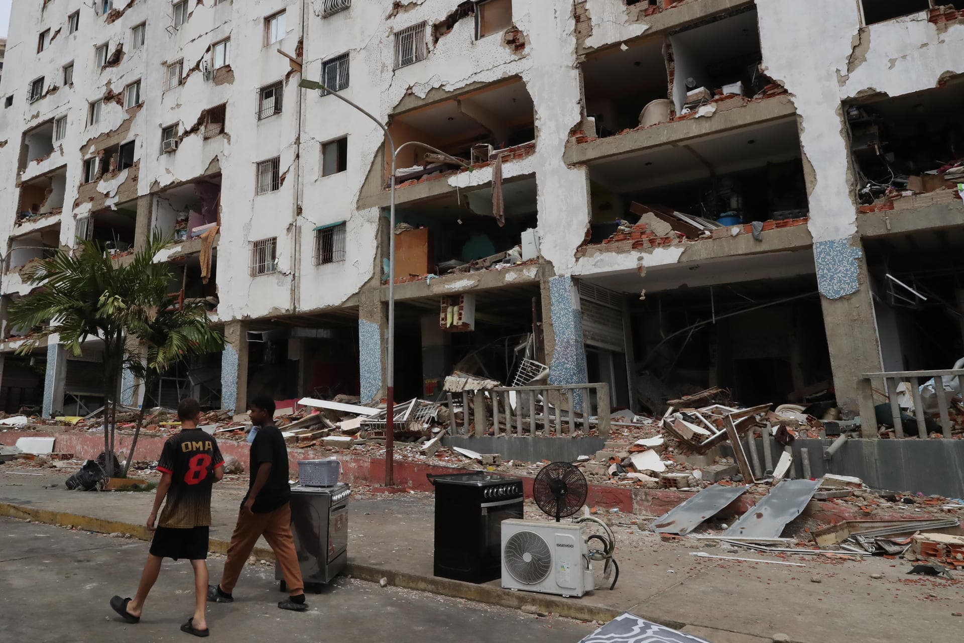 Suben a 2,954 los fallecidos y a 16,592 los heridos por los terremotos en Venezuela