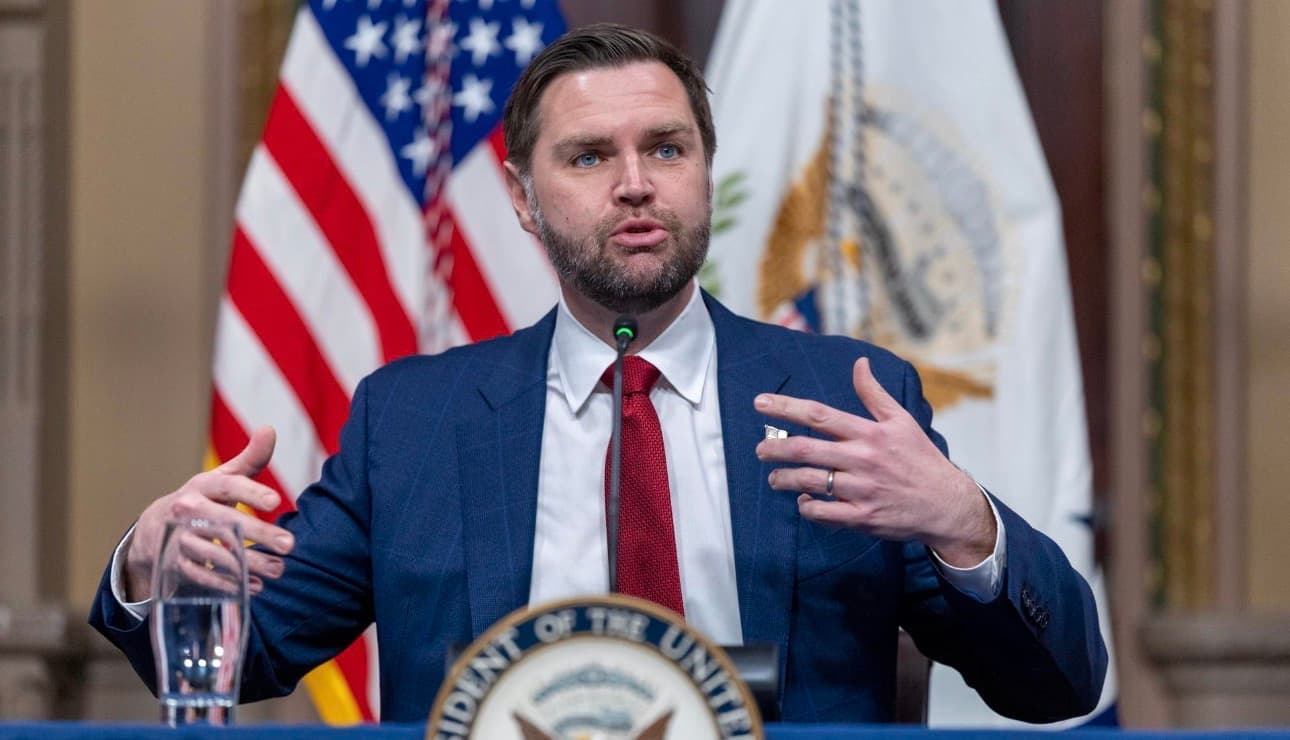 JD Vance sufre un revés con el fracaso de la negociación con Irán y la derrota de Orbán