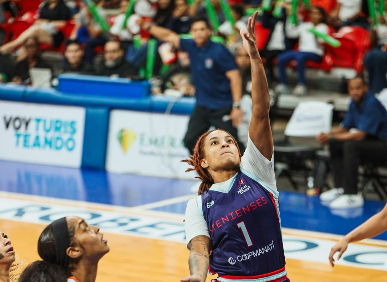 Manatí cerca de la final del BSNF