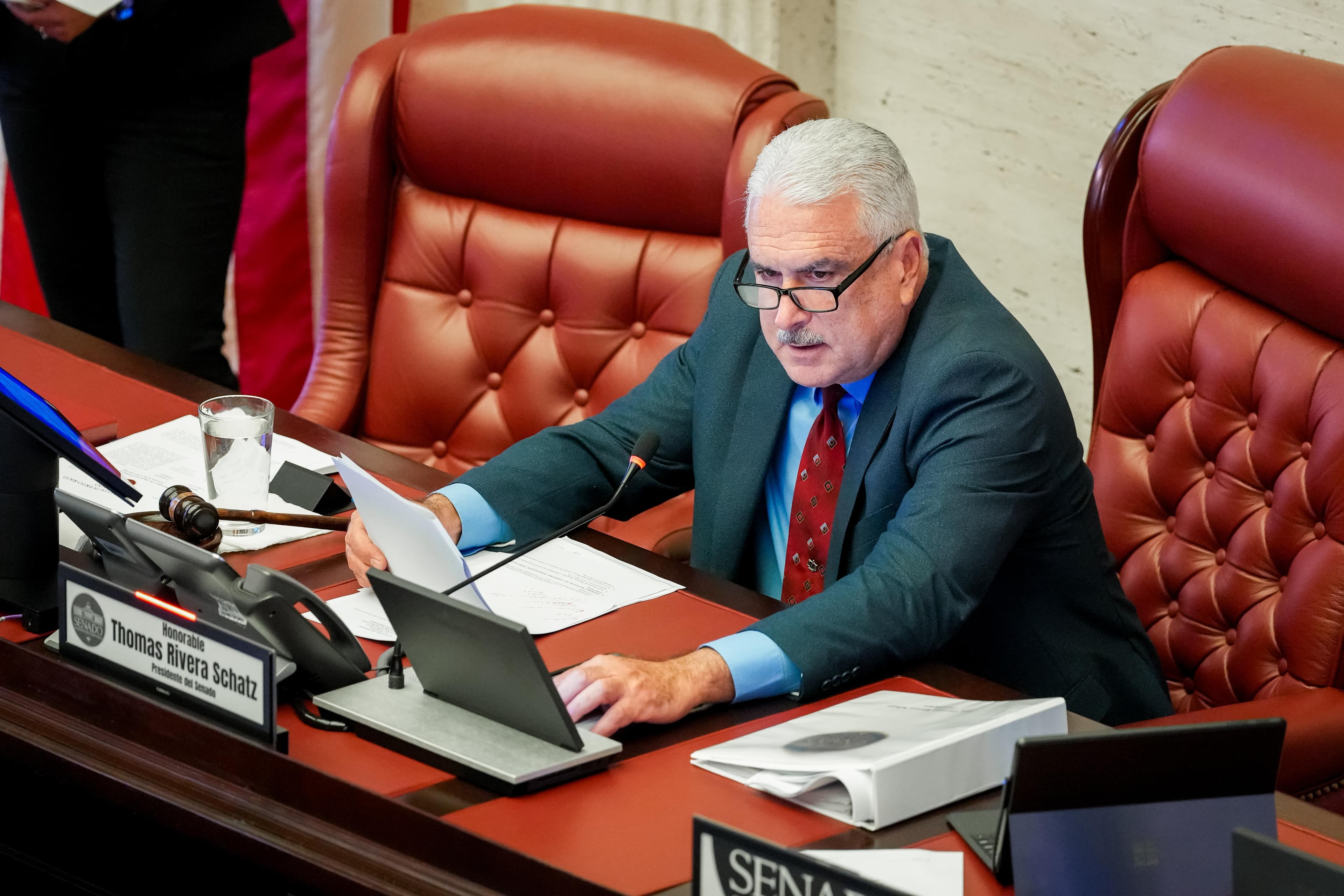 Radican resolución en el Senado para investigar querella contra Domenech