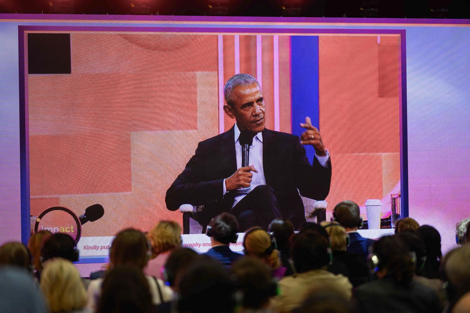 Obama sorprende a veteranos de guerra en Corea y Vietnam a su llegada a Washington DC