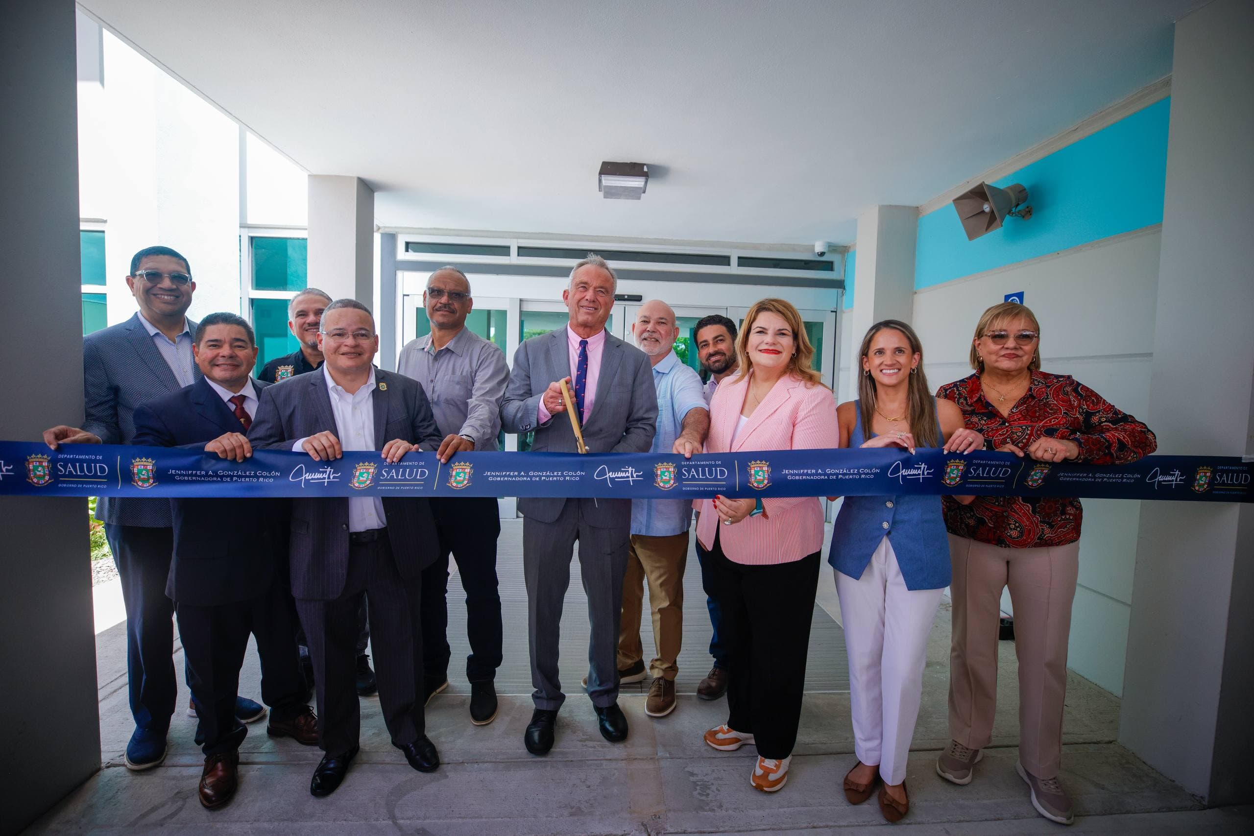 Gobernadora inaugura nuevo Centro de Salud de Vieques